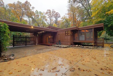 4615 Carver Dr-104