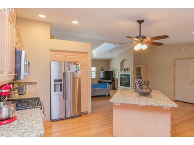 3251 Twin Elms Dr, Eugene, OR 97408 - photo 7