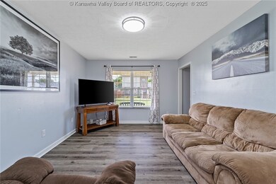 2 Grapevine St, Winfield, WV 25213 - photo 7