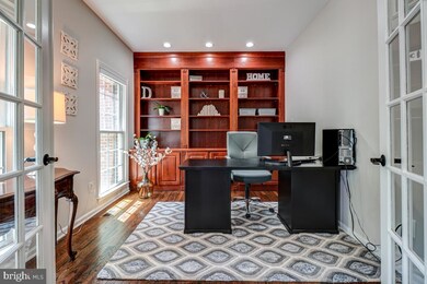 7919 Bressingham Dr, Fairfax Station, VA 22039 - photo 3