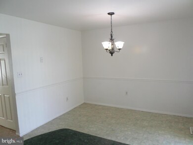 1524 Harford Square Dr, Edgewood, MD 21040 - photo 3