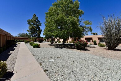 10542 W Palmeras Dr, Sun City, AZ 85373 - photo 2