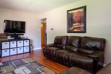 2549 E Ovid Ave, Des Moines, IA 50317 - photo 4