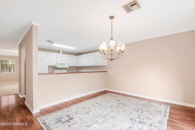 Breakfast/Dining Area