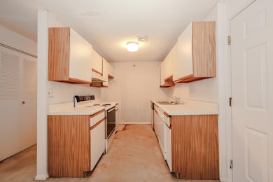 434 Abbott Farm Ln, Hudson, NH 03051 - photo 5