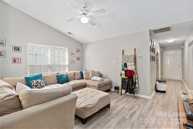 1430 Braveheart Ln, Charlotte, NC 28216 - photo 7