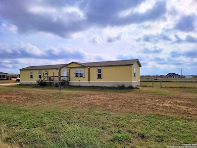 2072 County Road 421, Stockdale, TX 78160 - photo 3