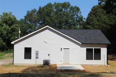 5635 Lewis Rd, Gastonia, NC 28052 - photo 4