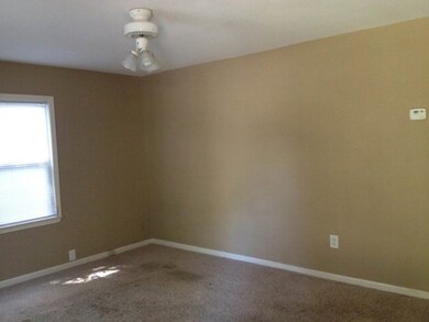 701 Paul St, Warner Robins, GA 31088 - photo 2