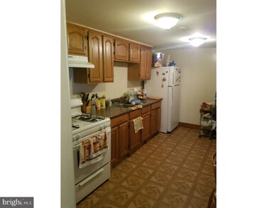 643 N 10th St, Reading, PA 19604 - photo 5