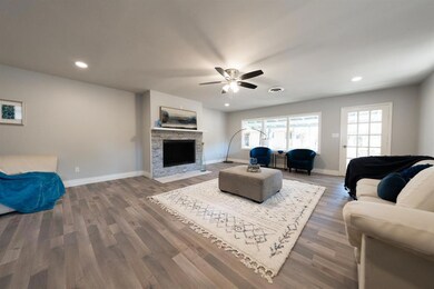 708 Briarwood Ln, Hurst, TX 76053 - photo 7