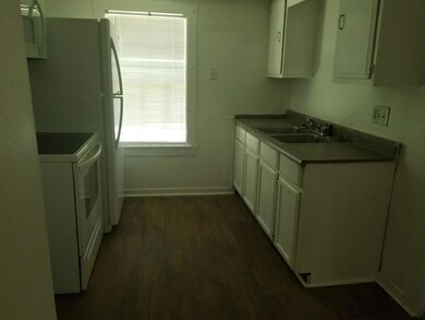 2001 Lois St, Bay City, TX 77414 - photo 6