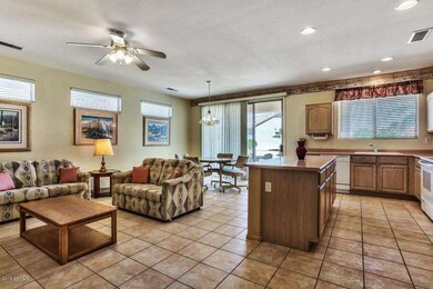 INVITING AZ ROOM WITH ISLAND