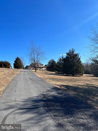 33 Omega Dr, Hedgesville, WV 25427 - photo 2