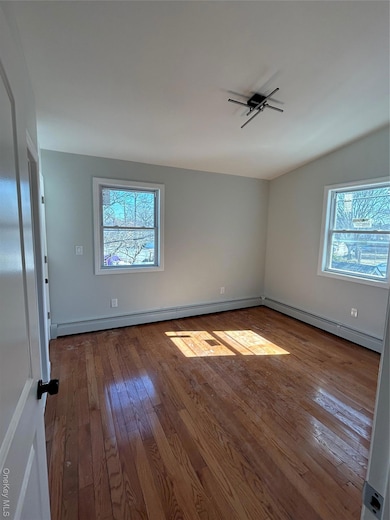 110-33 178th St unit 2nd fl, Jamaica, NY 11433 - photo 3