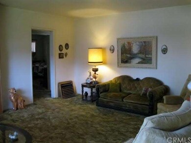 Living Room - room for big screen TV