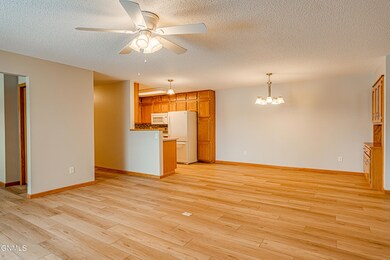 2636GatewayAveu205_00021