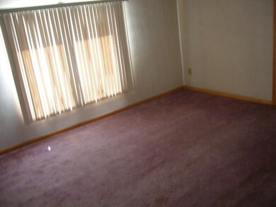 1815 W 9th St, Davenport, IA 52804 - photo 7