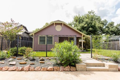 836 E 26th St, Houston, TX 77009 - photo 2