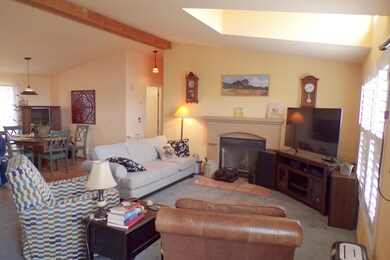 05 Living Rm