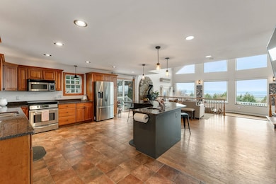 135 Hillcrest Heights, Saint Albans, VT 05478 - photo 6