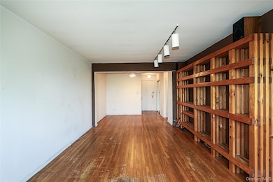 80-35 Springfield Blvd unit 6F, Queens Village, NY 11427 - photo 4