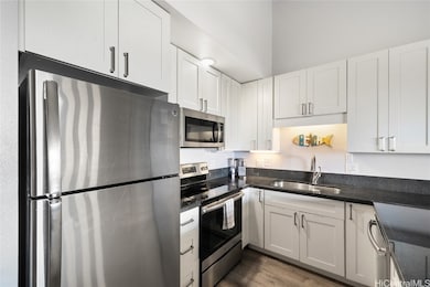 Stainless steel appliances and lots of storage