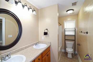 221 Haverhill Cir, Warner Robins, GA 31088 - photo 7