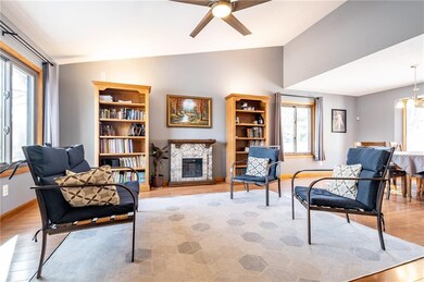 3662 Premier Dr, Columbus, IN 47203 - photo 5