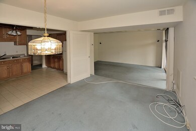 1625 Parkcrest Cir unit 101, Reston, VA 20190 - photo 6