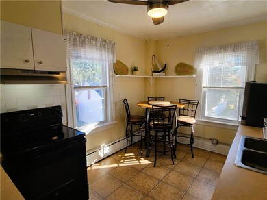 10 Braman St unit 2, Newport, RI 02840 - photo 3