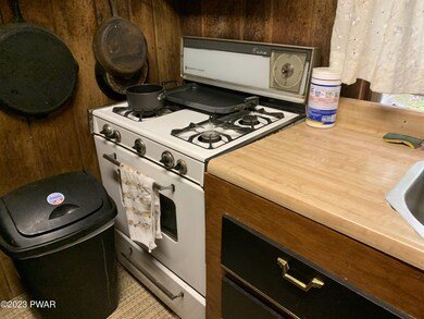 160 Five Mile Meadow Rd, Dingmans Ferry, PA 18328 - photo 7