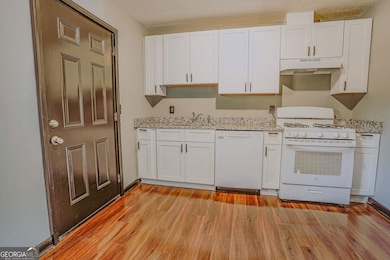 2877 Whispering Hills Dr unit 2875, Atlanta, GA 30341 - photo 4