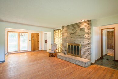 Great Room/ Fireplace