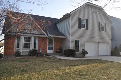 8545 Oakview Dr, Lenexa, KS 66215 - photo 2