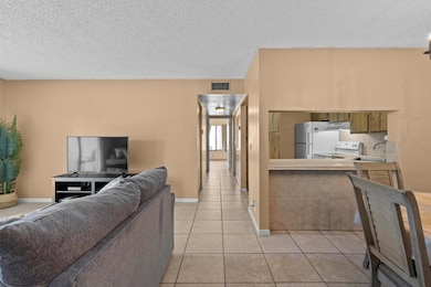 1015 Green Pine Blvd unit 11, West Palm Beach, FL 33409 - photo 4