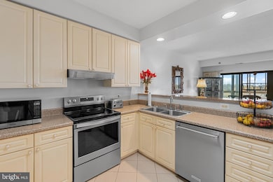 3005 S Leisure World Blvd unit 702, Silver Spring, MD 20906 - photo 4