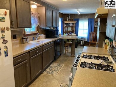 1511 S Maxwell St, McPherson, KS 67460 - photo 7