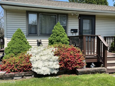 121 Maple Ave, Matamoras, PA 18336 - photo 2