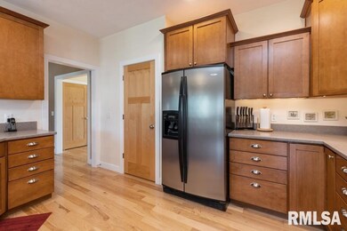 27 Nicholas Ct, Eldridge, IA 52748 - photo 5