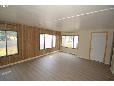 804 Siano Loop, Florence, OR 97439 - photo 3