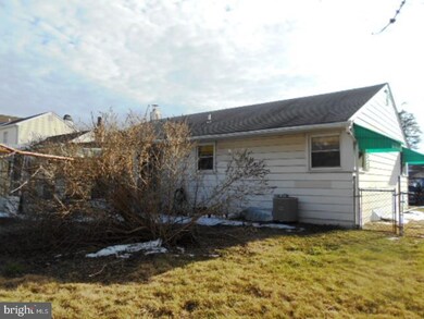 512 Anderson Ave, Folsom, PA 19033 - photo 3