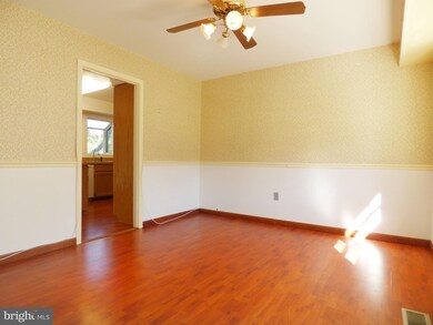 12702 Kernwood Ln, Bowie, MD 20715 - photo 7