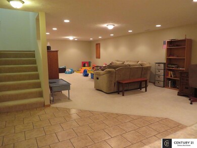 2404 S Mineral Dr, Papillion, NE 68046 - photo 6