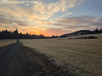 17475 NE Oak Grove Ln, Hillsboro, OR 97123 - photo 2