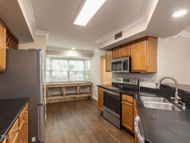 011-1280x960-kitchen-breakfast