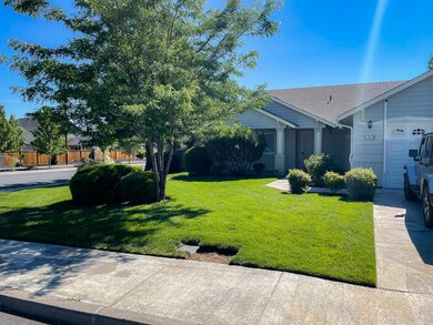 1910 SW 37th St, Redmond, OR 97756 - photo 3