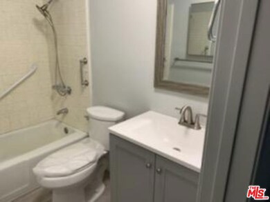 1629 W 158th St unit 5, Gardena, CA 90247 - photo 2