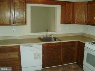 535 Georgetowne Ct, Stephens City, VA 22655 - photo 2