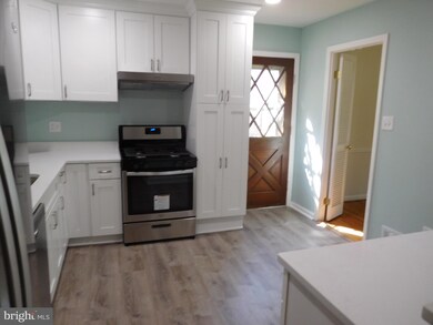 12811 Saddlebrook Dr, Silver Spring, MD 20906 - photo 3